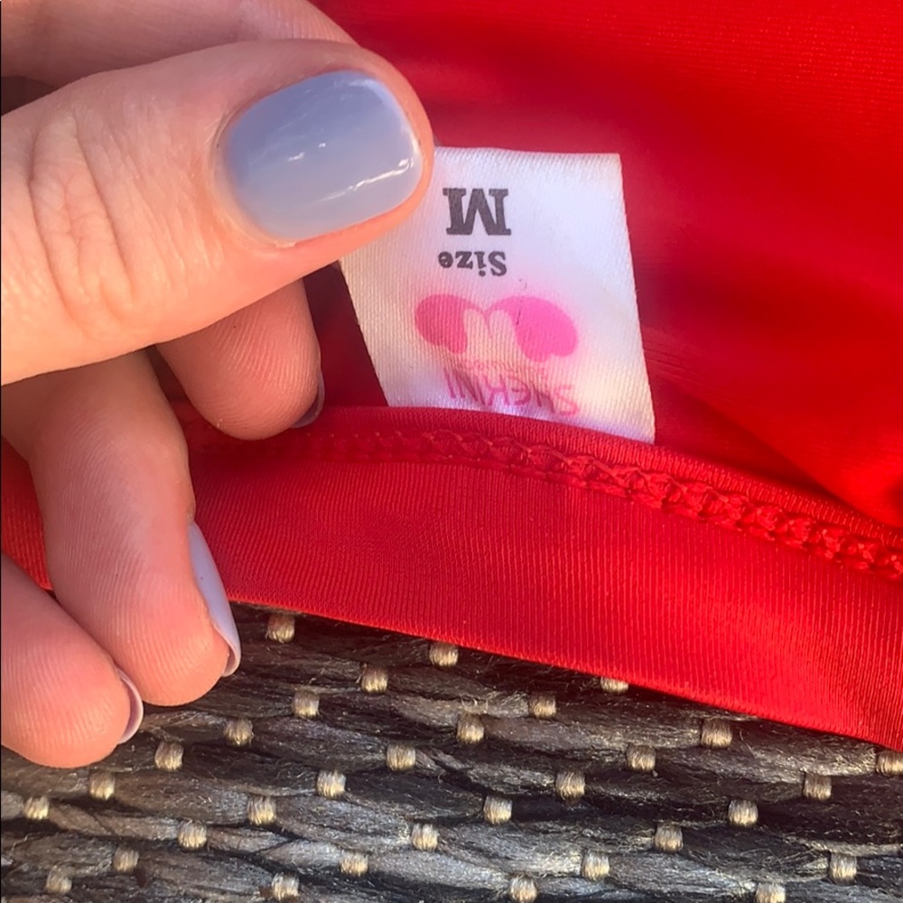 Red bikini - Picture 4 of 4